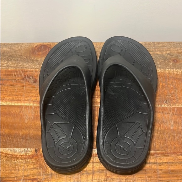 Aetrex Men’s Maui Lynco Flip Flops, Size 10 - Picture 2 of 5